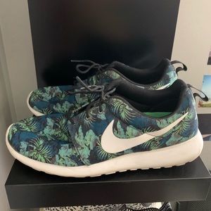 Nike Roshe Run ‘Poison Green Palm Trees’